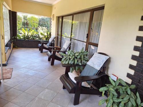 Ashley's 6 Bedroomed Guest House in 北哈拉雷