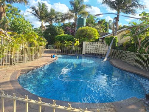 Ashley's 6 Bedroomed Guest House in 北哈拉雷