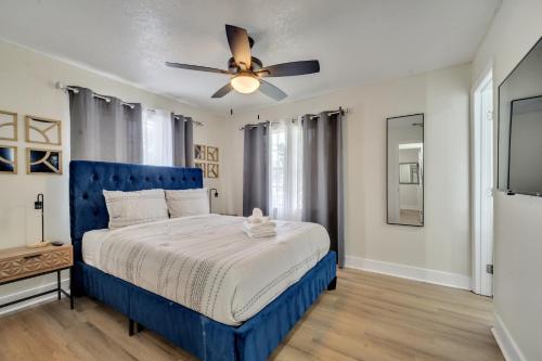 5BR Home w Pool & Big Yard Near Universal Studios in Orlando, USA