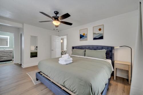 5BR Home w Pool & Big Yard Near Universal Studios in Orlando, USA