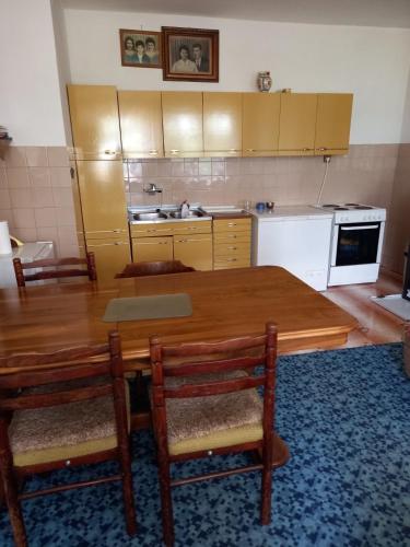 Leppo Guest House in Gacko