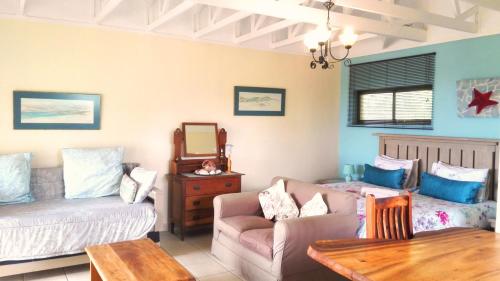 Studio with Sea View image 7