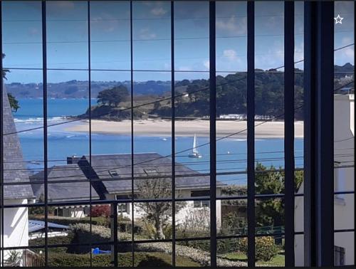 Maison FlaCeLo in Locquirec ciems