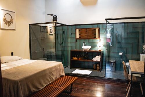 Large Double Room image 1