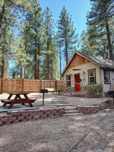 Big Bear Lake - Tulip Lane Cabin #26 in Big Bear Lake, USA