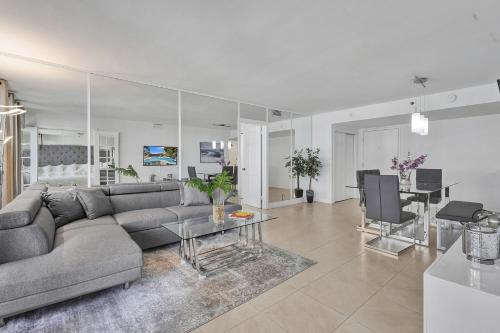 Adorable 2 Bedroom Miami Beach Condo 616 in Miami Beach, USA