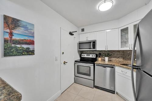 Adorable 2 Bedroom Miami Beach Condo 616 in Miami Beach, USA