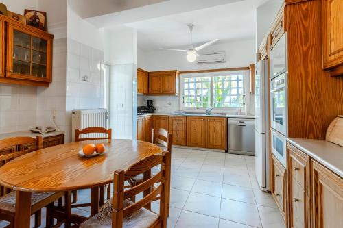 廚房, Mountain view 6 bed mansion with Private Padel Court, Pool & Gym in 喬伊魯哥蒂亞
