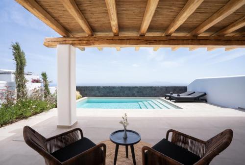 576581203 NĒRO Suites by NOMÉE Hospitality Group