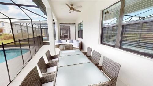 Paradiso Grande 8BD Games Themed Rooms & Pool Spa - image 10