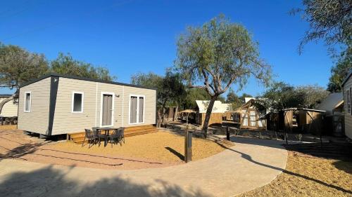 2 bedrooms, 4 beds