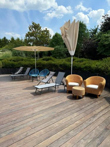Maison avec Piscine, Jacuzzi et grand Jardin à 1h de Paris (Maison avec Piscine, Jacuzzi et grand Jardin a 1h de Paris) in Esternay