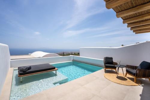 576584808 NĒRO Suites by NOMÉE Hospitality Group