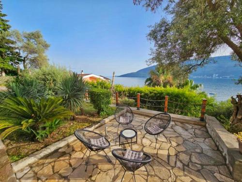 Suncani Skalini- Beachfront Retreat