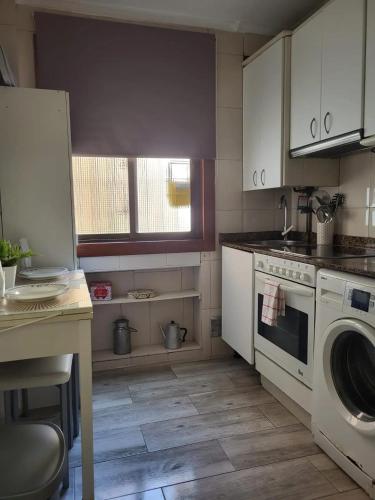 Apartment with 2 bedrooms in Santander with WiFi 1 km from the beach - image 11