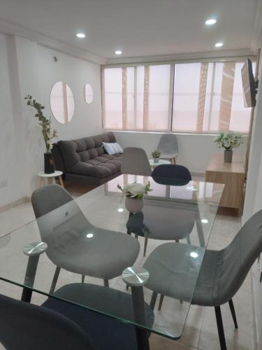 Apto espectacular frente al mar