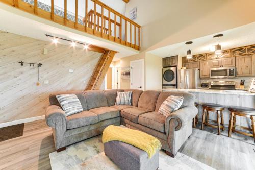 Bellaire Ski Condo 1 Mi to Summit Mountain! in Bellaire, USA