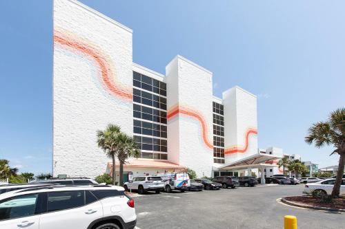 Golden Sands Carolina Beach Oceanfront, Tapestry by Hilton - 숙소 외관