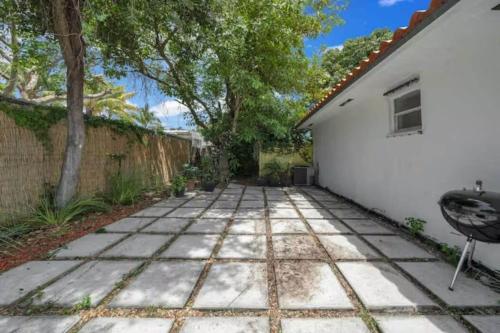 Spacious 2-2 in heart of Calle 8 - Family in Miami, USA