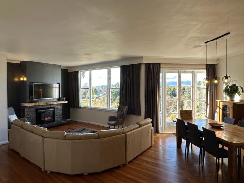 บริการและสิ่งอำนวยความสะดวก, สโนวี่ วอเตอร์ ลอดจ์ (Snowy Waters Lodge) in แรติฮิ