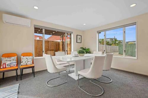 المرافق, A Great Location 4 bedrooms, quiet and comfort! in Ilam