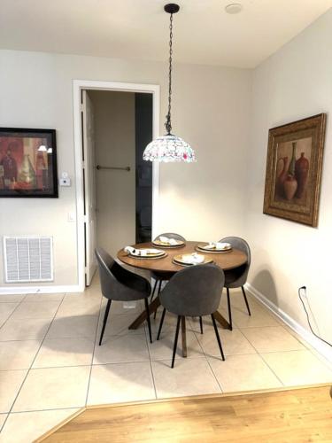 Fantastic Vista Cay Luxury Haven Condo Near all Theme Parks and walk to Convention Center in Orlando, USA
