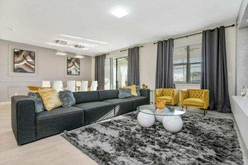 2901FS - Amazing 8 bedroom at Storey Lake in Kissimmee, USA