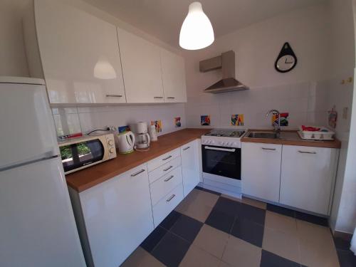 Two-Bedroom Apartment with Terrace image 6