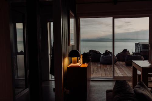 Удобства, Ocean View Bach in Scargill