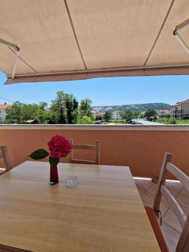 One-Bedroom Apartment with Balcony image 7