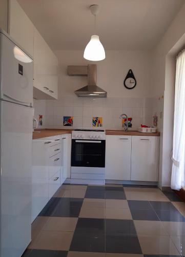 Two-Bedroom Apartment with Terrace image 5
