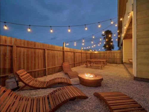 Kings Cove 5 Min to Beach, BBQ, King Bed in Corpus Christi, USA