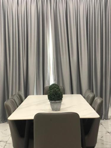 甲拋峇底的3臥室別墅 - 400平方公尺/2間專用衛浴 (Calma Villa @ Hutan Kampung) in 甲拋峇底