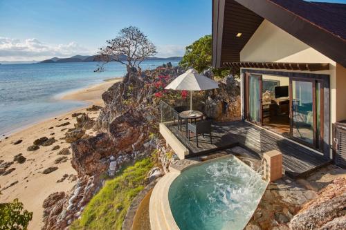 Two Seasons Coron Island Resort ambience