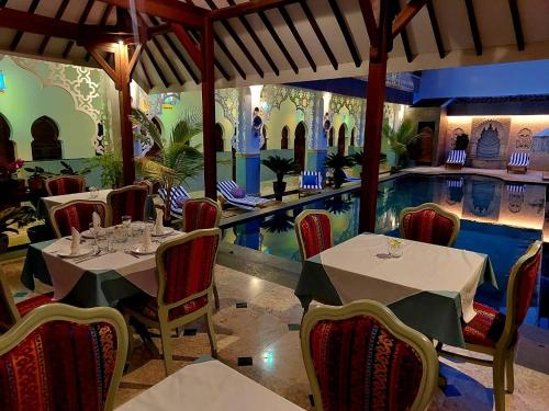 Food and beverages, Blue Garden Boutique Hotel in Jepara Beach