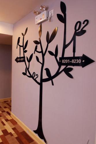 Motel Nanjiang Univeristy Guangzhou Road Set in a prime location of Nanjing, Motel Nanjiang Univeristy Guangzhou Road puts everything the city has to offer just outside your doorstep. Offering a variety of facilities and services, the proper