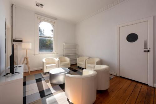 Private Unit in Heritage Building in Fitzroy North, Melbourne