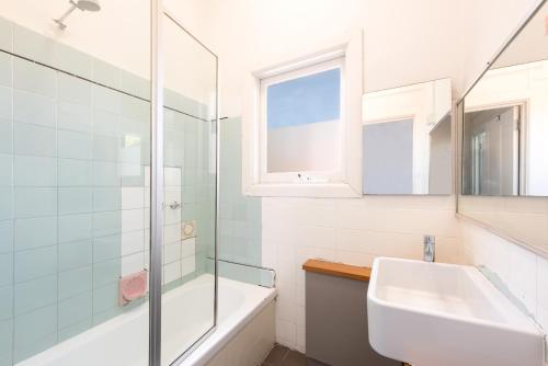 Private Unit in Heritage Building in Fitzroy North, Melbourne (fotografie 8)