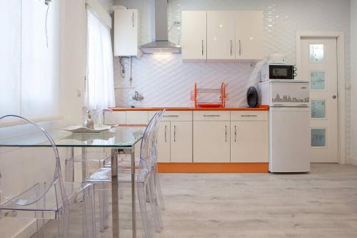 Lovely & Chic one bed apartment next to El Prado - main image