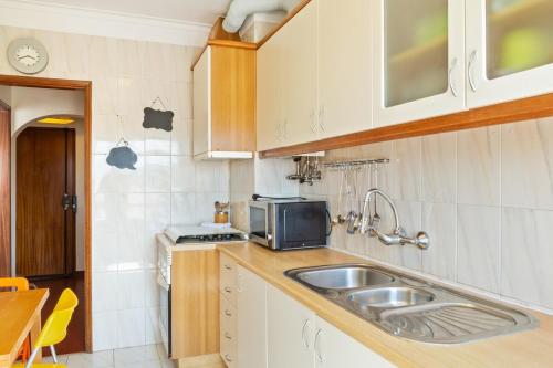 Lovely 2 Bedroom Apartment with Terrace in Cascais in Bairro de Sao Jose