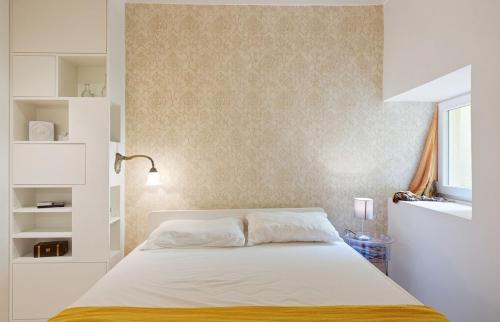 Stunning 1 Bed Apt Sleeps 3 nr Alfama - image 7
