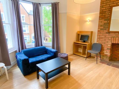 Roomy 3BD by Hampstead Heath! - image 24