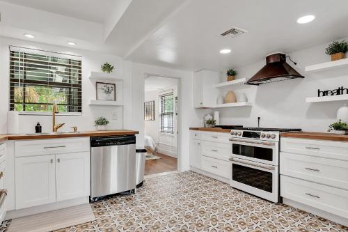 Cozy Cottage close to Brickell 2400 in Miami, USA