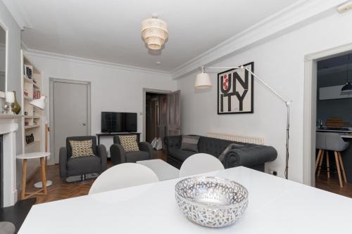 Beautiful & Bright 2BD Flat - Haymarket, Edinburgh (fotografie 3)