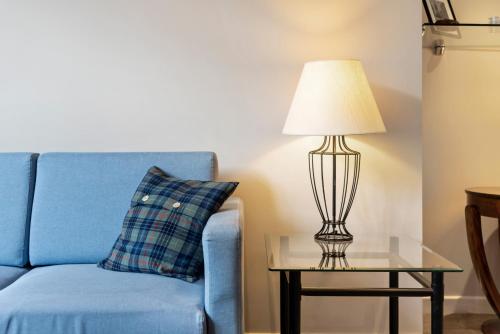 Fully Redecorated Lovely 1 Bedroom Apartment in Westminster - image 9