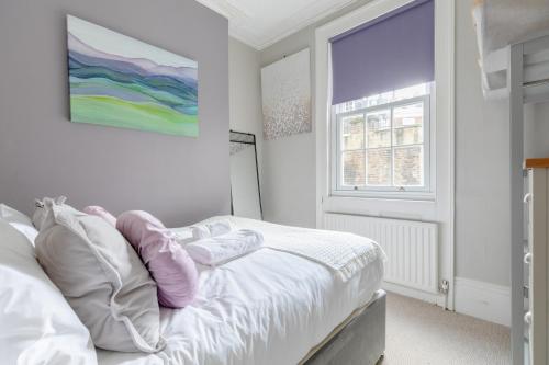 Vogue 1 bed Pimlico flat near Victoria station! - image 5