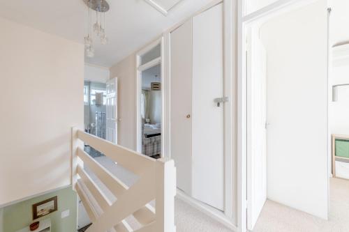 Lovely 3BD Family Home with Garden - Richmond! - image 25