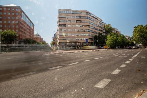 Cute 1 Bed flat wbalcony - 2mins to Metro - image 12