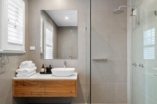 Harbour View Terrace House In The Heart Of The Rocks - image 6