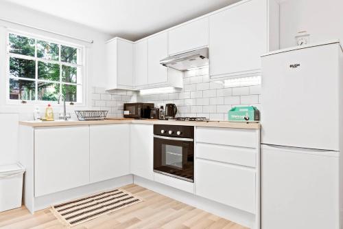 Airy Spacious 1-Bed apt with Garden in Brixton - image 3